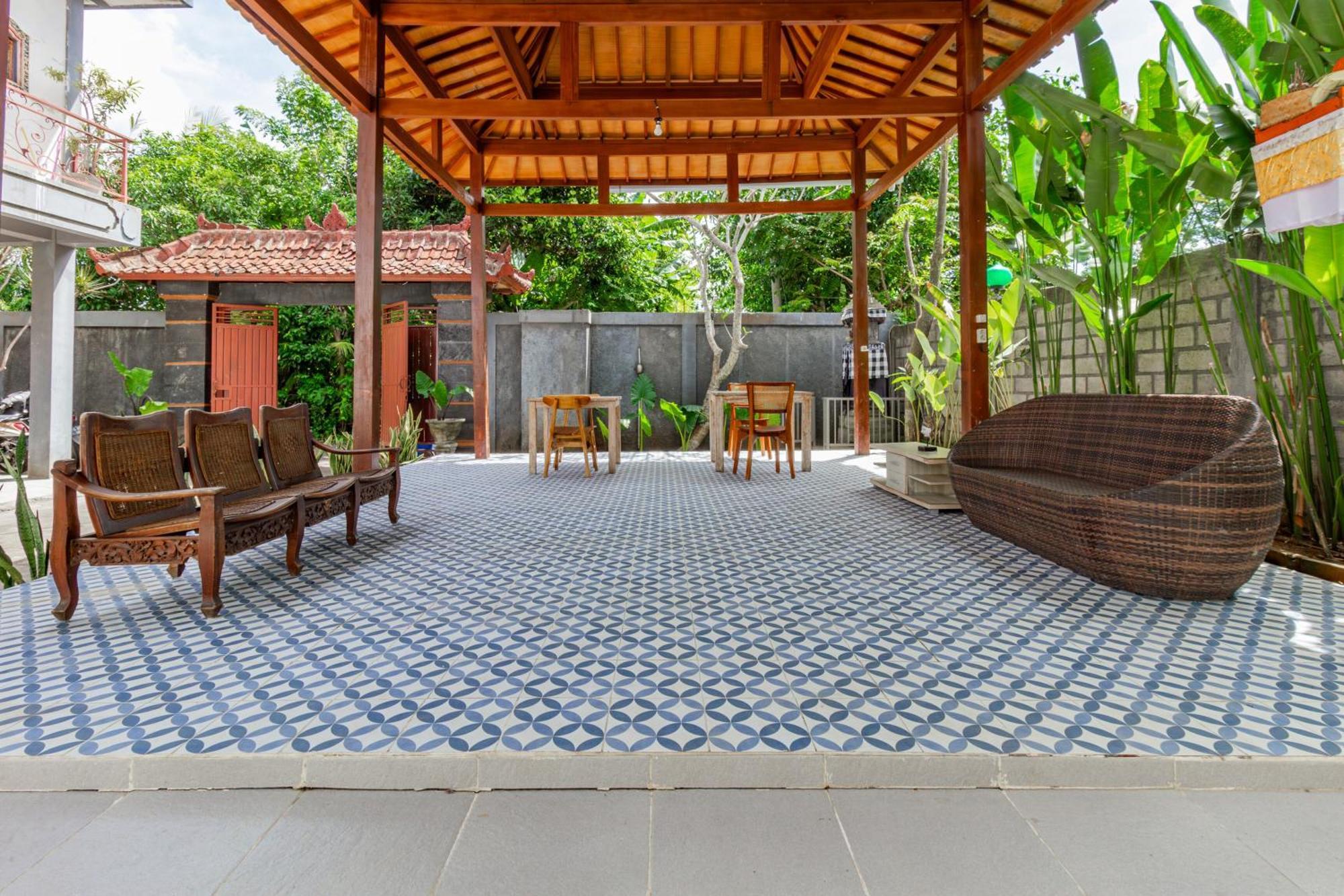 Capital O 93944 Geweka Homestay 金巴兰 外观 照片