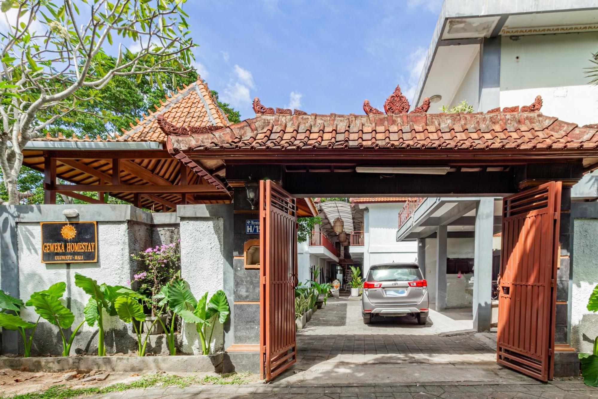 Capital O 93944 Geweka Homestay 金巴兰 外观 照片